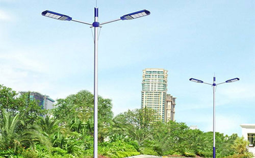 曲松太阳能路灯地脚螺栓规格：防止倾倒的关键