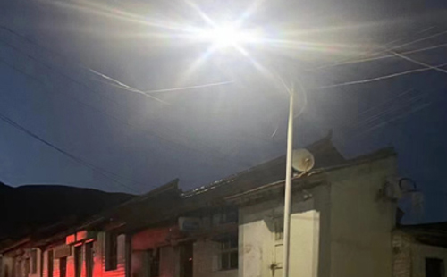 农村院子里最适合的曲松太阳能路灯亮度与安装要点 农村院子里最适合的曲松太阳能路灯亮度与安装要点